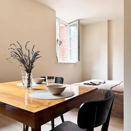 Unique Center Apartment
