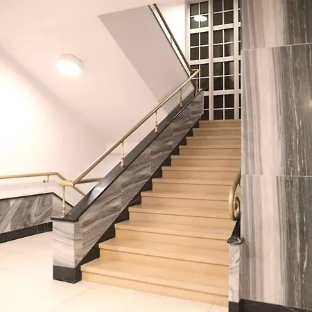 Unique Center Apartment *