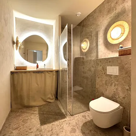 Unique Center Apartment